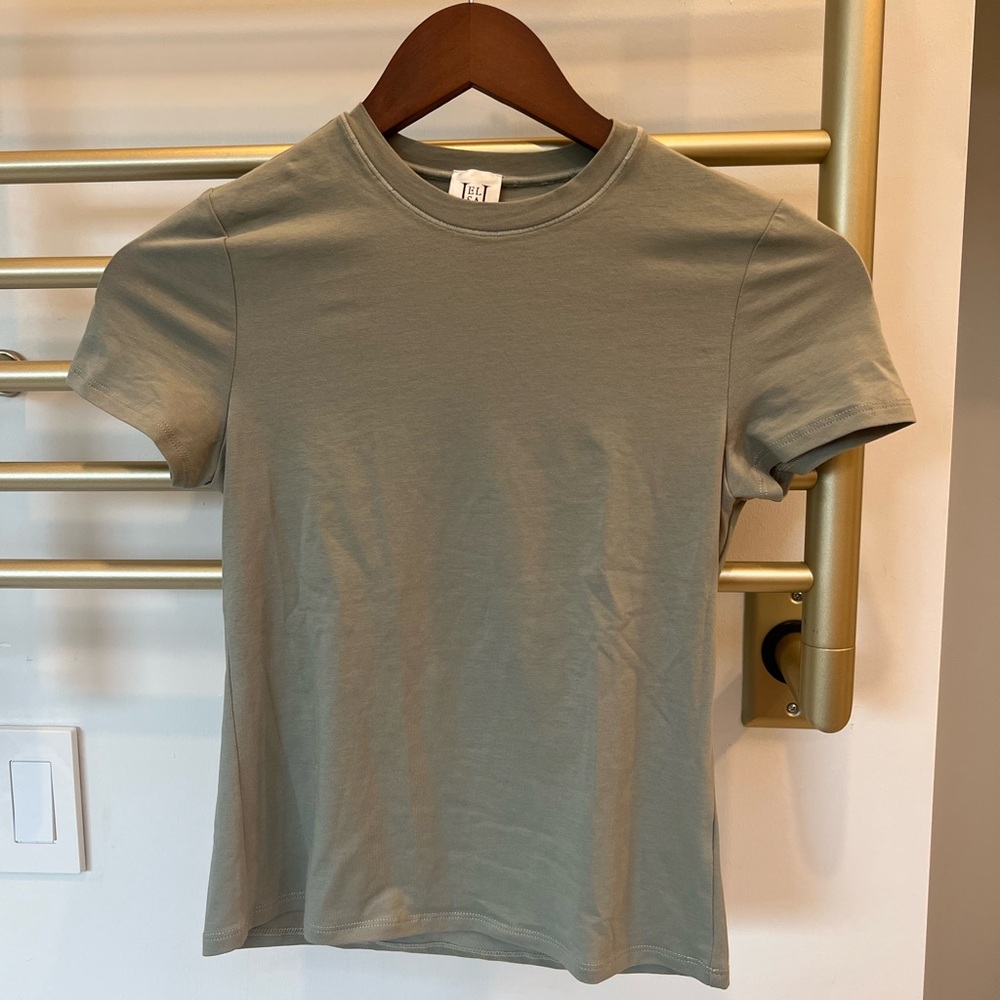 Helsa Short Sleeve T-Shirt in Sage, size S